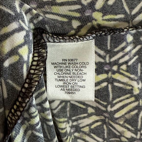 Liz Claiborne Black and Green Design Blouse, Large - Picture 6 of 6